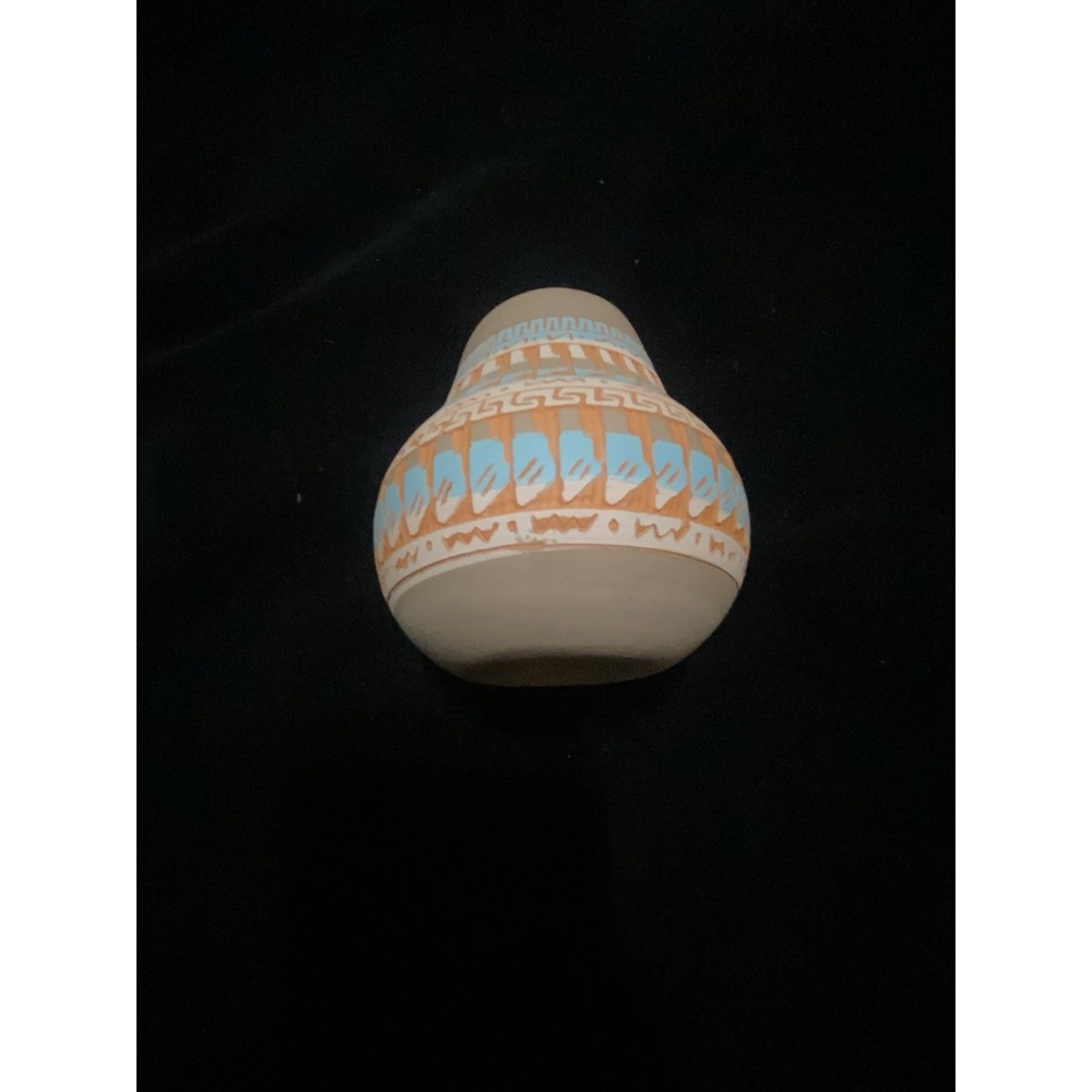 Acoma Pottery Vase Native American, Signed Larviso